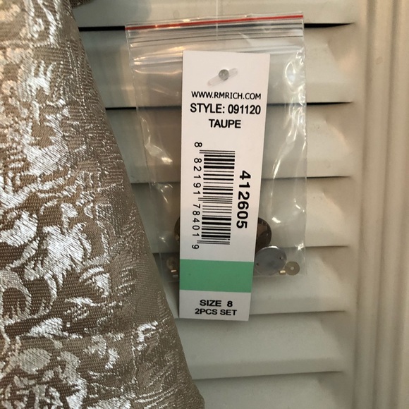 Beautiful NWT brocade jacket and gold layered dress with jeweled waist. Size 8. - Picture 9 of 15